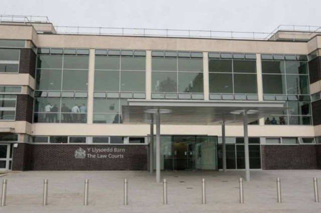 Ζευγάρι έδωσε ναρκωτικά σε ανήλικο για να «πάρει» την παρθενιά του! (pic)