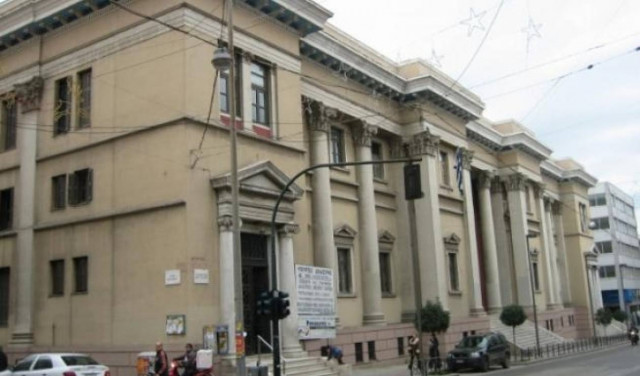 Ελεύθερος λόγω... ηλικίας ο 78χρονος που έσερνε τη σύντροφό του