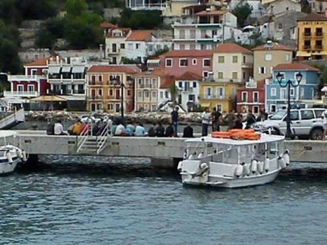 Πάργα: Βρέθηκαν 35 μετανάστες σε βραχώδη παραλία