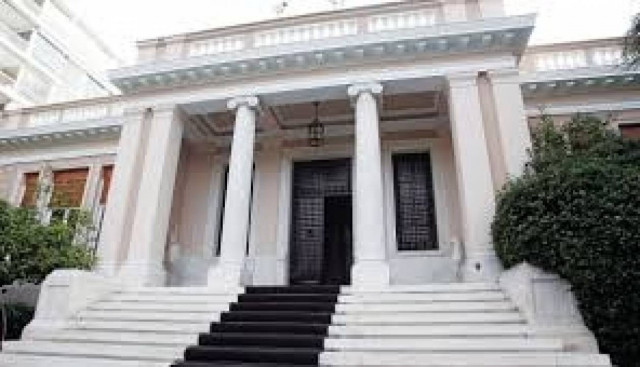 Έβγαλαν τα κομπιουτεράκια στο Μαξίμου