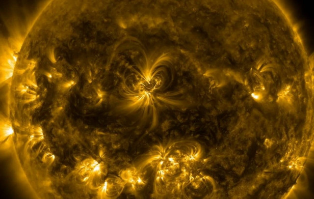 Έτοιμες να χτυπήσουν τη Γη δύο ηλιακές καταιγίδες (video)