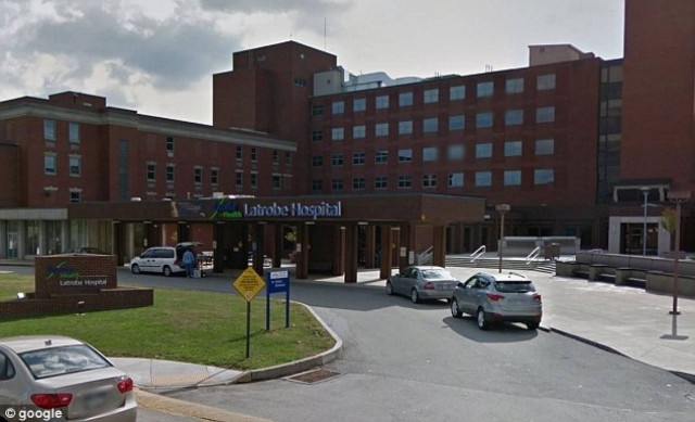 ΗΠΑ: 40χρονη εκπαίδευε 13χρονο σε κρεβάτι και… πονόδοντο!