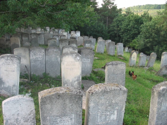 Νεκροθάφτης ανέβασε φωτογραφία με ένα... πτώμα! (pic)