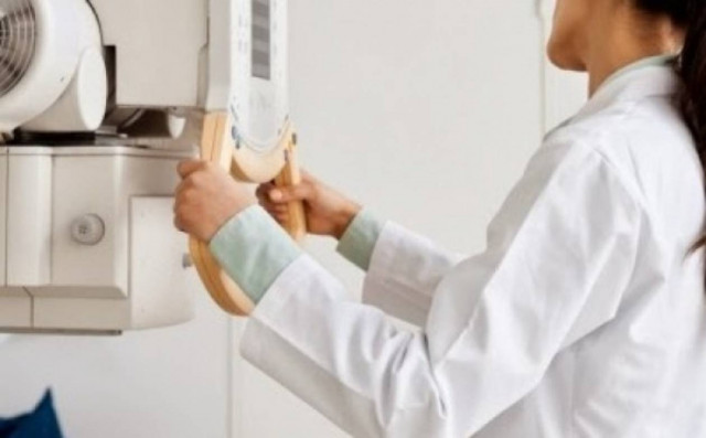 Απίστευτες εκκρεμότητες στις εργαστηριακές εξετάσεις λόγω ΙΚΑ