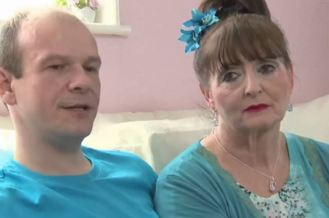 Αυτός 36 και αυτή 68! Έκλεισαν 15 χρόνια παντρεμένοι (pics)