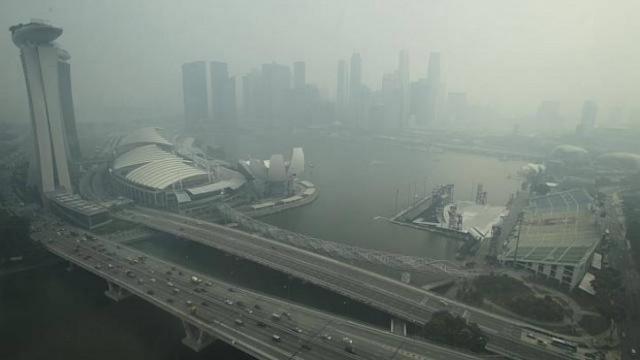 «Ανθυγιεινός» ο αέρας στη Σιγκαπούρη – Έφτασε σε νέα υψηλά επίπεδα η ρύπανση