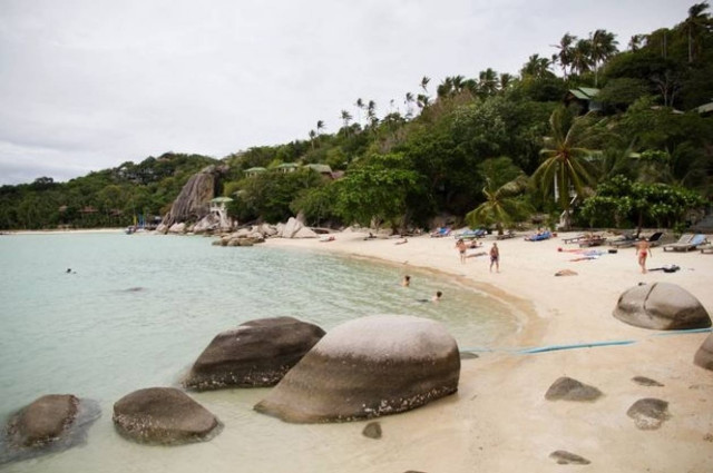 Ζευγάρι τουριστών βρέθηκε νεκρό σε παραλία της Ταϊλάνδης