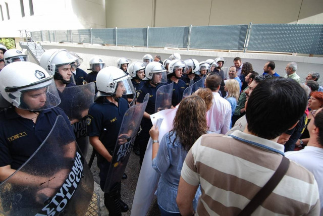 Ένταση στον Ευαγγελισμό – Συνθήματα κατά Βορίδη