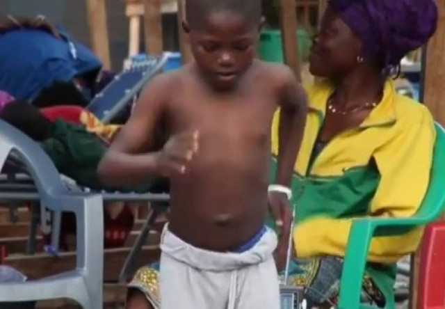 Βίντεο: Ο 11χρονος που νίκησε τον ιό Έμπολα χορεύοντας