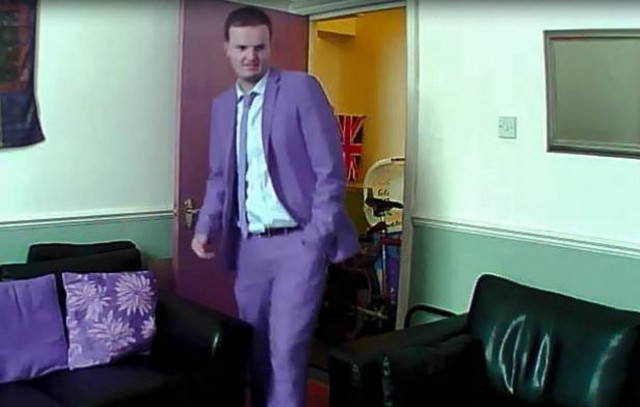 Κτηματομεσίτης απολύθηκε γιατί έκλεψε μία... σοκολάτα (βίντεο)