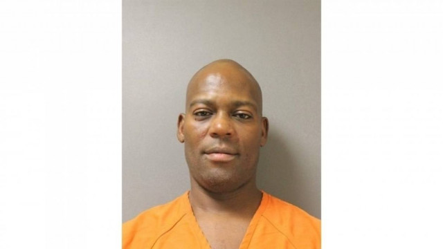 Πήγε να στραγγαλίσει τη γυναίκα του για τις... κοτομπουκιές