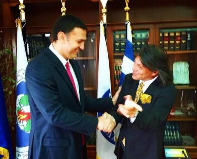 Ψινάκης για Κικίλια: «Τα σπάει ο υπουργός»