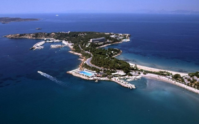 Πουλήθηκε ο Αστέρας Βουλιαγμένης