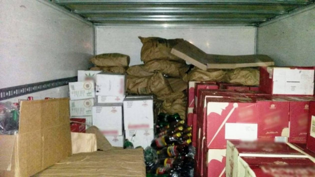 Τρεις συλλήψεις για εισαγωγή λαθραίου αλκοόλ από τη Βουλγαρία