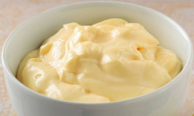 Δε θα πιστεύετε πώς βγαίνει ο λεκές από μαγιονέζα!