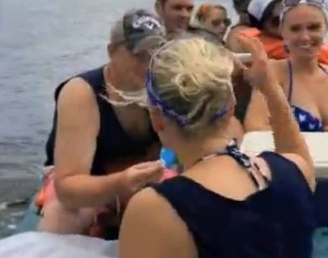 Η πρόταση γάμου πήγε πολύ στραβά (βίντεο)