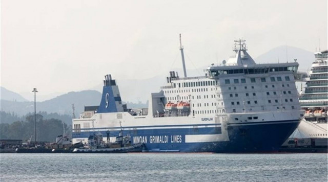 Κέρκυρα: Αποβιβάστηκαν τα οχήματα από το «Europa Link»