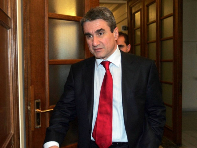 «Αλχημείες» Λοβέρδου στις πλάτες των μαθητών της Γ' Λυκείου