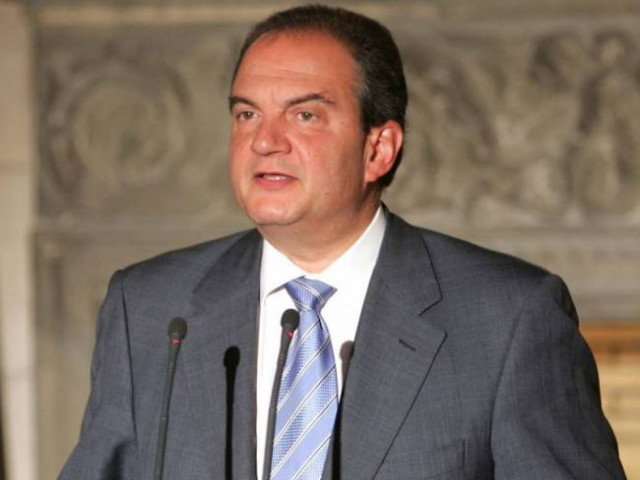 Who "challenge" Karamanlis?