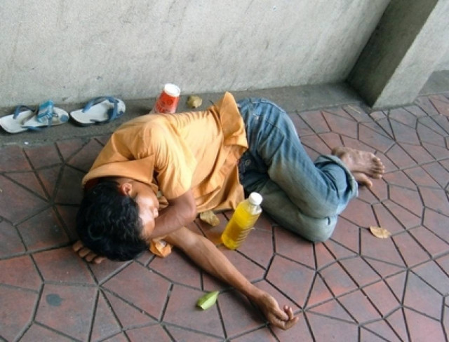 Άστεγος ξυλοκοπήθηκε μέχρι θανάτου γιατί έφτυσε έναν έφηβο