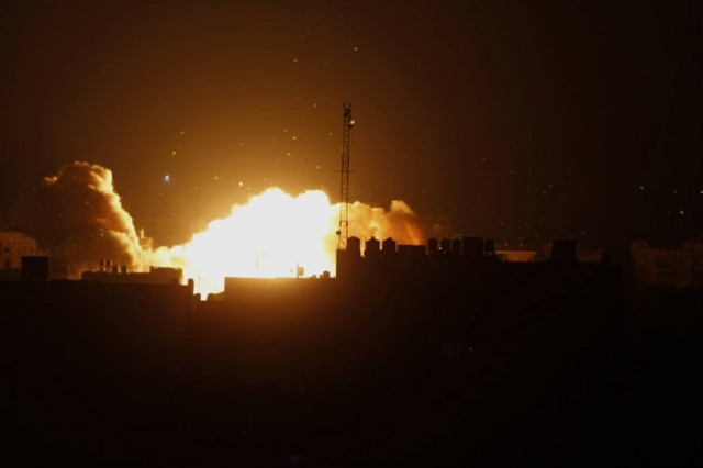 Οι αμερικάνοι βομβάρδισαν θέσεις των τζιχαντιστών με τη βοήθεια αραβικών κρατών (vid)