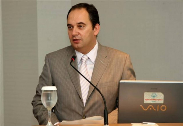 Deputy Labour Minister Plakiotakis on the long-term unemployed