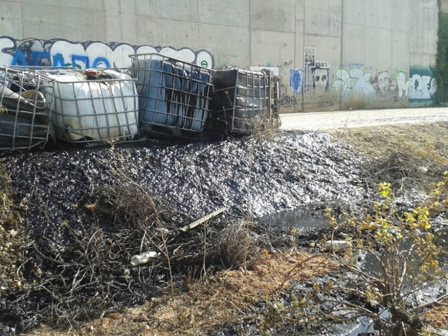 Ten tons of hazardous waste dumped at Attiki Odos