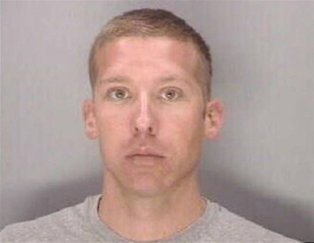 Σοκαριστικό βίντεο: Του ζήτησε το δίπλωμα και άρχισε να πυροβολάει