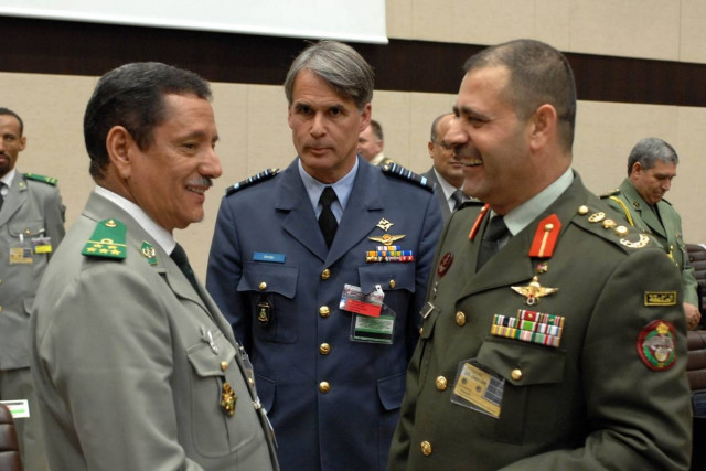 Ολλανδία: Οδηγία στους στρατιωτικούς να ταξιδεύουν με πολιτικά