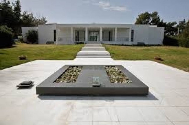 Ειδική έκδοση του Ινστιτούτου Καραμανλής για τα 40 χρόνια