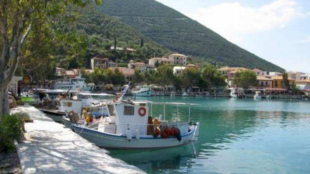 Τραγωδία στη Λευκάδα: Νεκροί μητέρα και μωρό σε πτώση ΙΧ στο λιμάνι