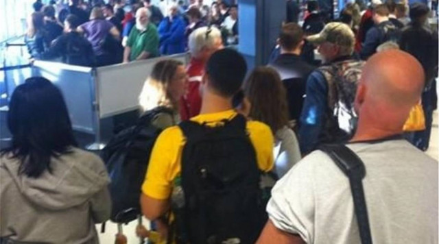 Σικάγο: Πυρκαγιά από υπάλληλο προκάλεσε χάος στα αεροδρόμια  (vid)