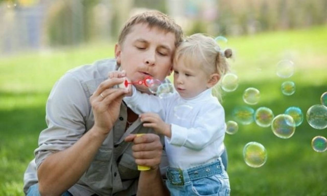 Πόσο σημαντικός είναι ο ρόλος του μπαμπά στην οικογένεια;