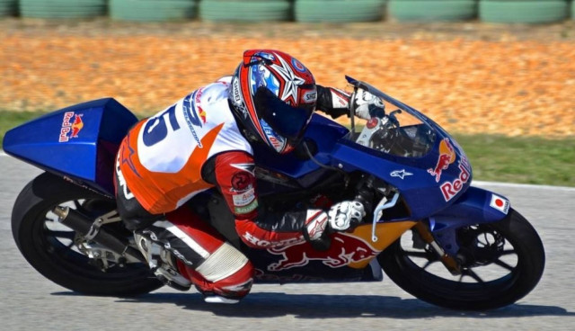 Δύο Έλληνες έφηβοι αναβάτες δοκιμάζονται για το Red Bull MotoGP Rookies Cup 2015!