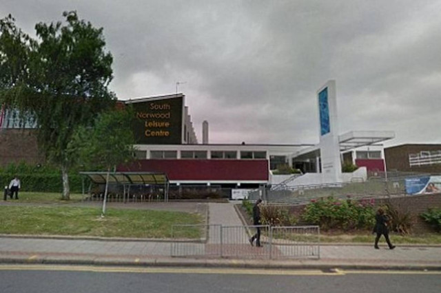 Έκαναν... εξορκισμό σε παιδί στη μέση του δρόμου! (pic)