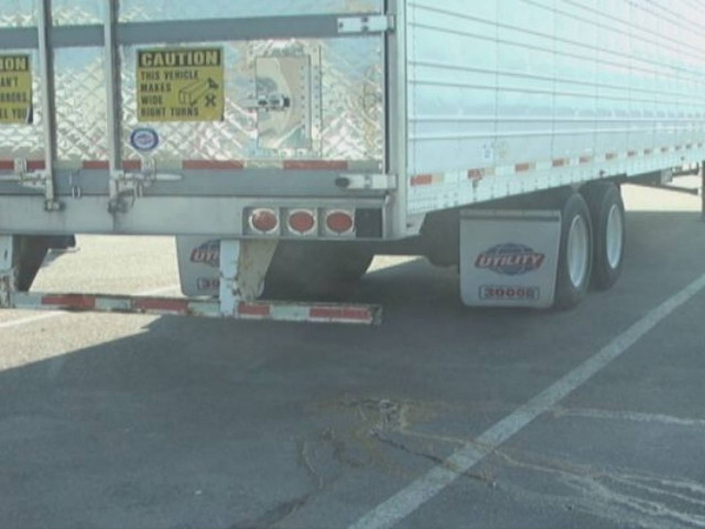 Φορτηγό απήγαγε... κότες! (pics+video)