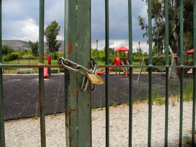 Πάτρα: Εντολή για λουκέτο στις παιδικές χαρές του δήμου