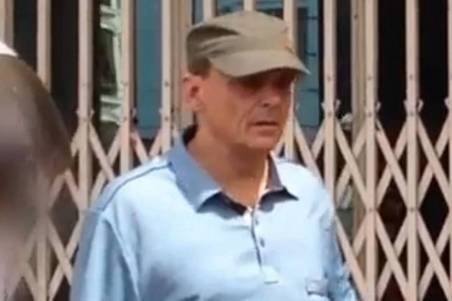 Παιδόφιλος οδηγεί 11χρονη σε δωμάτιο ξενοδοχείου (pics+video)