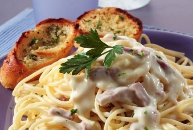 H πιο λαχταριστή και κρεμώδης καρμπονάρα που έχετε φάει ποτέ!