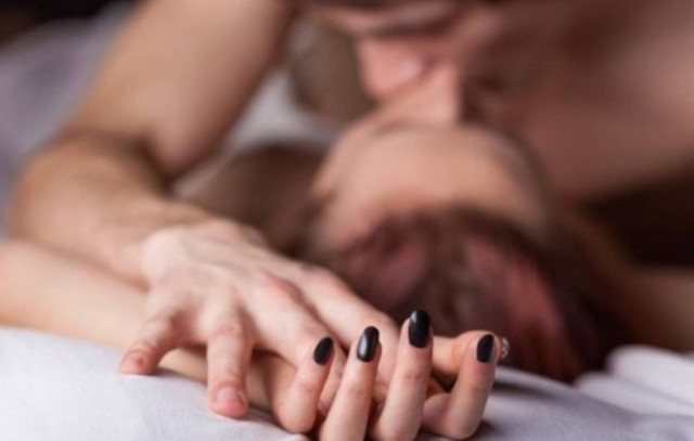 Ρωτήσαμε & μάθαμε! 20 άντρες μας αποκάλυψαν την αγαπημένη τους στάση στο σεξ