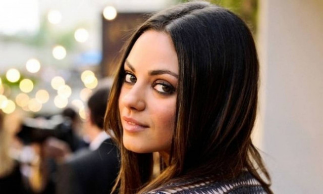 Μίλα Κούνις: Δείτε τι κάνει λίγο πριν γεννήσει! (εικόνες)