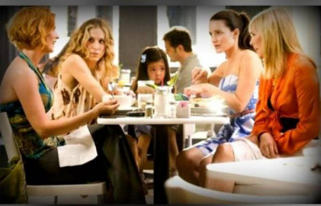 Ποιο είναι το μυστικό για να τρώμε έξω και να μην παχαίνουμε;