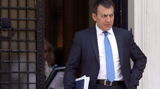 Βρούτσης: Δεν πρόκειται να μειωθούν οι συντάξεις