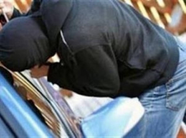 Πιάστηκε στα πράσα «επαγγελματίας» κλέφτης οχημάτων