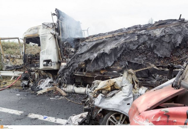 Καραμπόλα στην Εγνατία: Πρόβλημα στα φρένα επικαλέστηκε ο οδηγός της νταλίκας