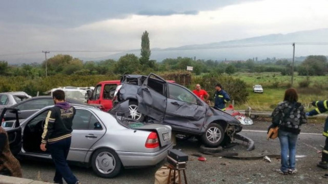 Καραμπόλα θανάτου στην Εγνατία: Στο χειρουργείο τρεις τραυματίες