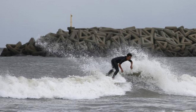 Ιαπωνία: Σαρώνει ο τυφώνας Φανφόν αφήνοντας πίσω του τέσσερις νεκρούς