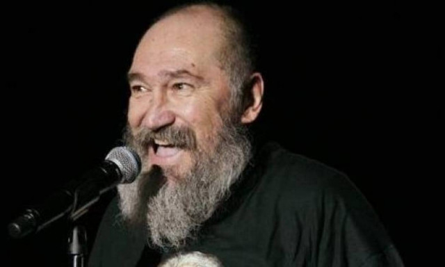 Ο Πανούσης μετατρέπει σε Γκουαντάναμο την Ακτή Πειραιώς (pics)