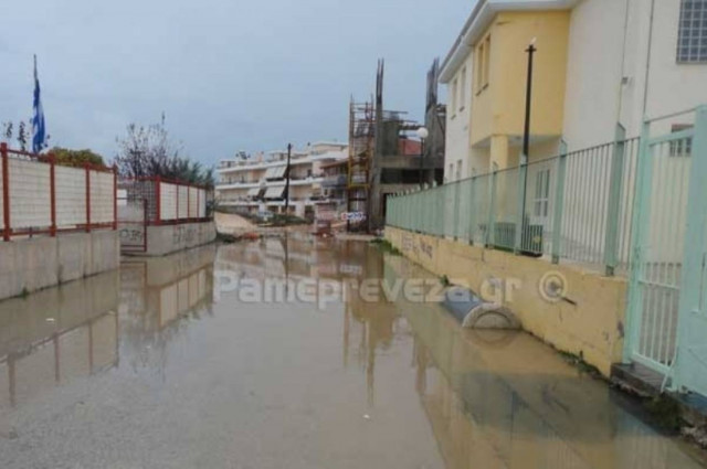Πρέβεζα: Προβλήματα από την βροχόπτωση το τελευταίο 24ωρο