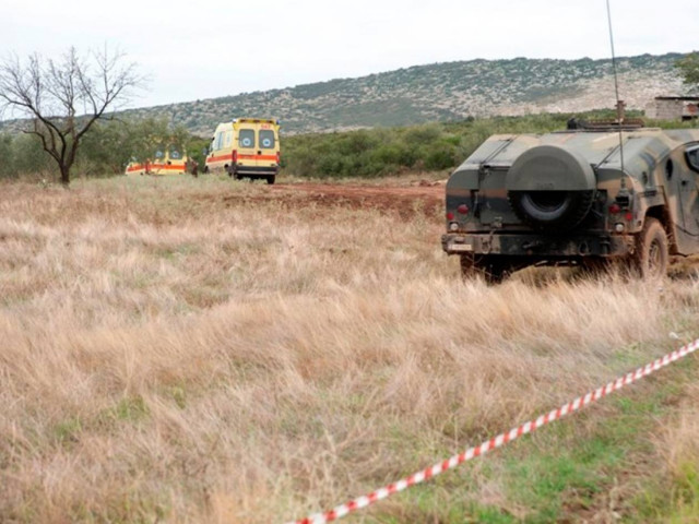Τραγωδία στο Βόλο: Με στρατιωτικές τιμές οι κηδείες των οπλιτών (pics)